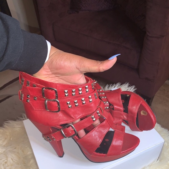 Not Rated Sandals - Picture 2 of 3